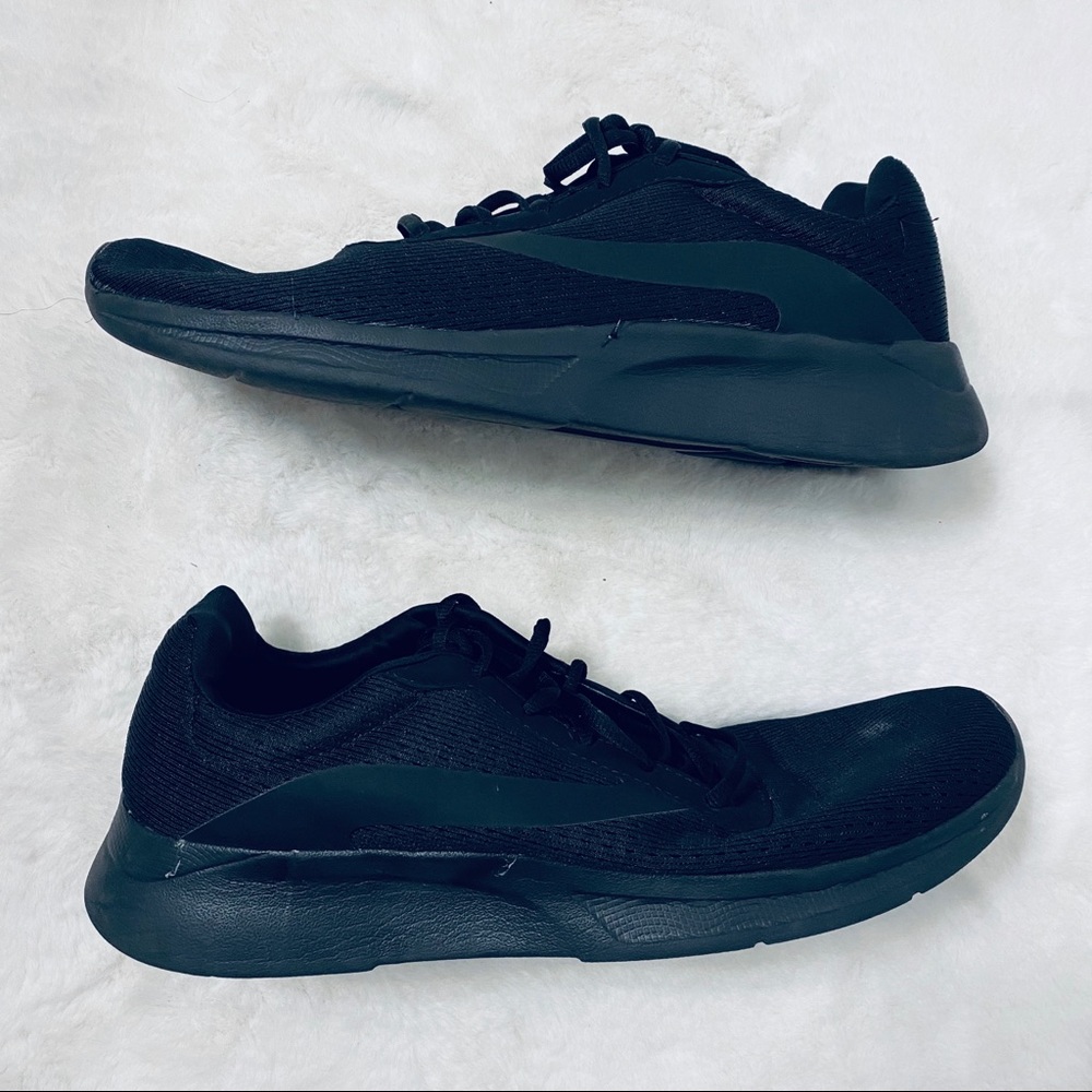 Men’s Black Sneakers/ Size 12